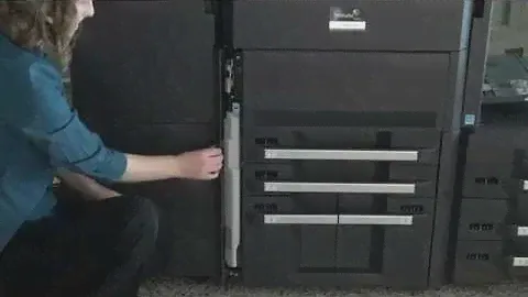 Замена бункера отработанного тонера  в Kyocera  TASKalfa 7551ci, 6551ci, 8001i, 6501i